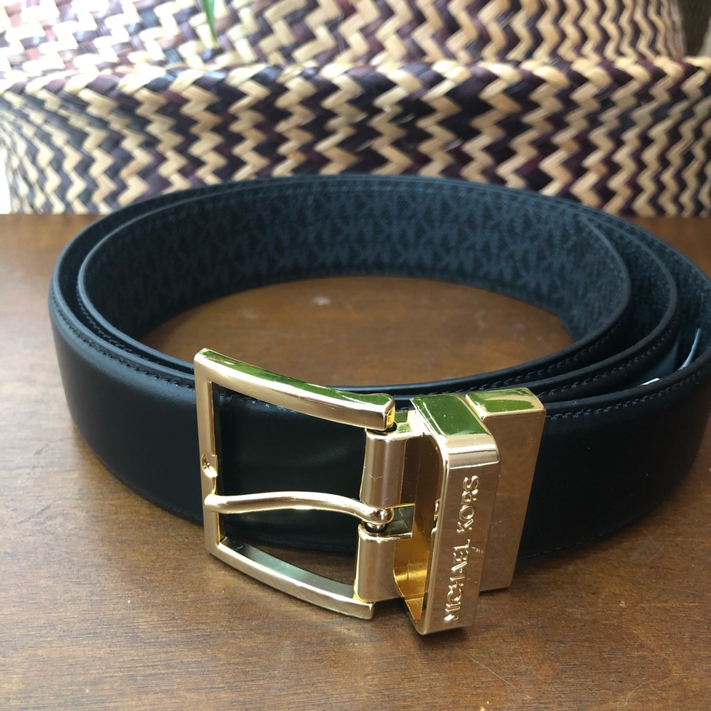 Michael Kors reversible belt perfect condition